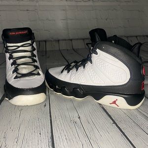 Air Jordan 9's Retro's Space Jam size 6y pre-owned